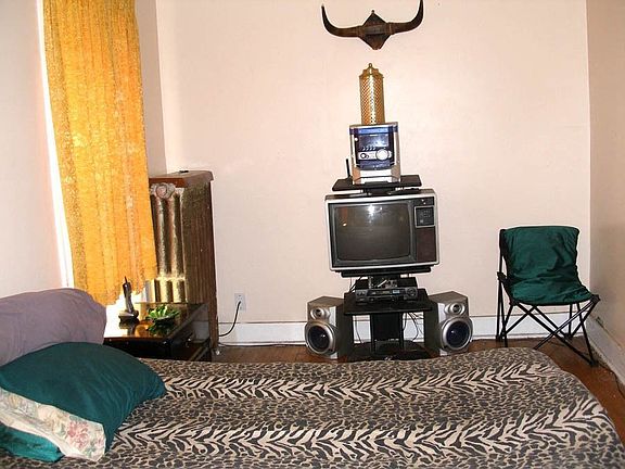 5th image of 5383 Odell St