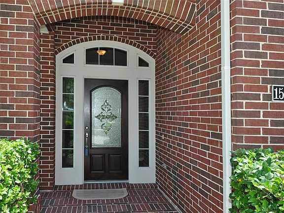 Charming entrance to your new home!