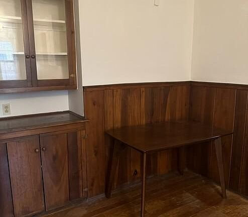 Dining area (Table included!)