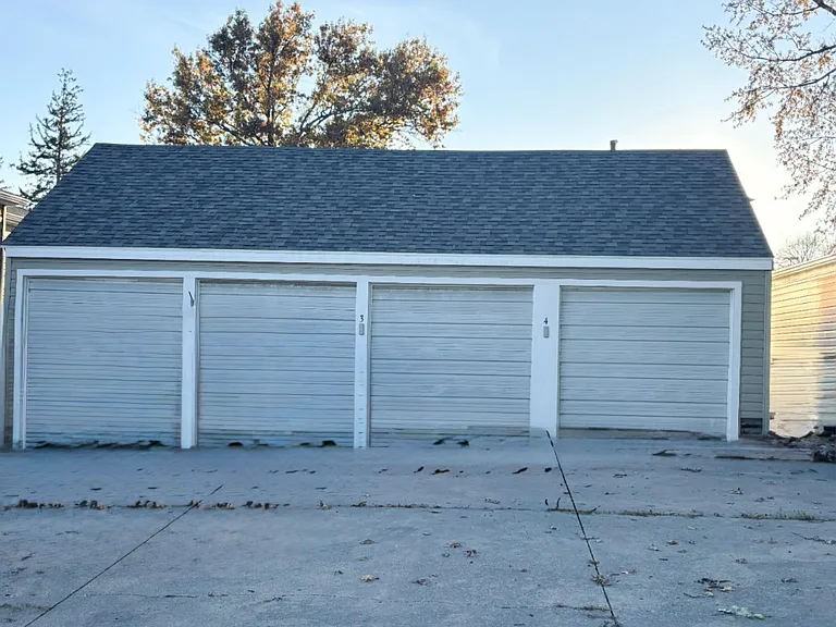 704 Hickory St — Photo 4
