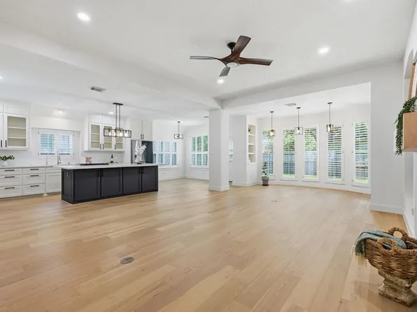 4634 Brazos Bend Dr, Missouri City, TX 77459