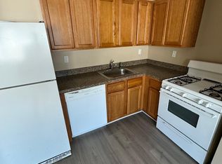 109 Lighthouse Ct #B, Bronx, NY 10473