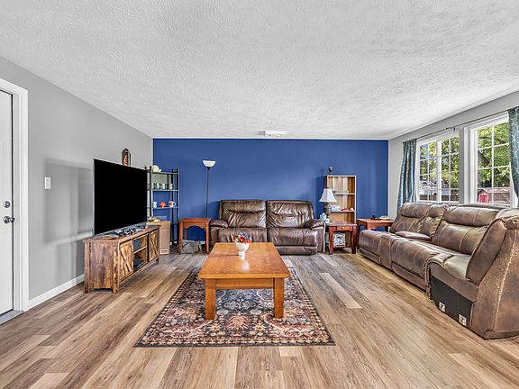 5th image of 114 Pilgrim Ct