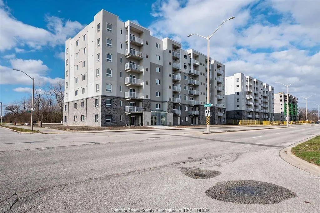 2 bed, 2.0 bath, $2,300 — Photo 2