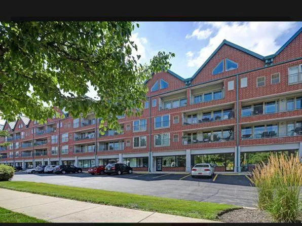 1111 Burlington Ave Unit 215, Lisle, IL 60532