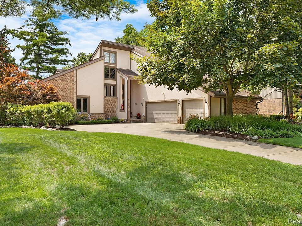 1st image of 8325 Woodspur Dr