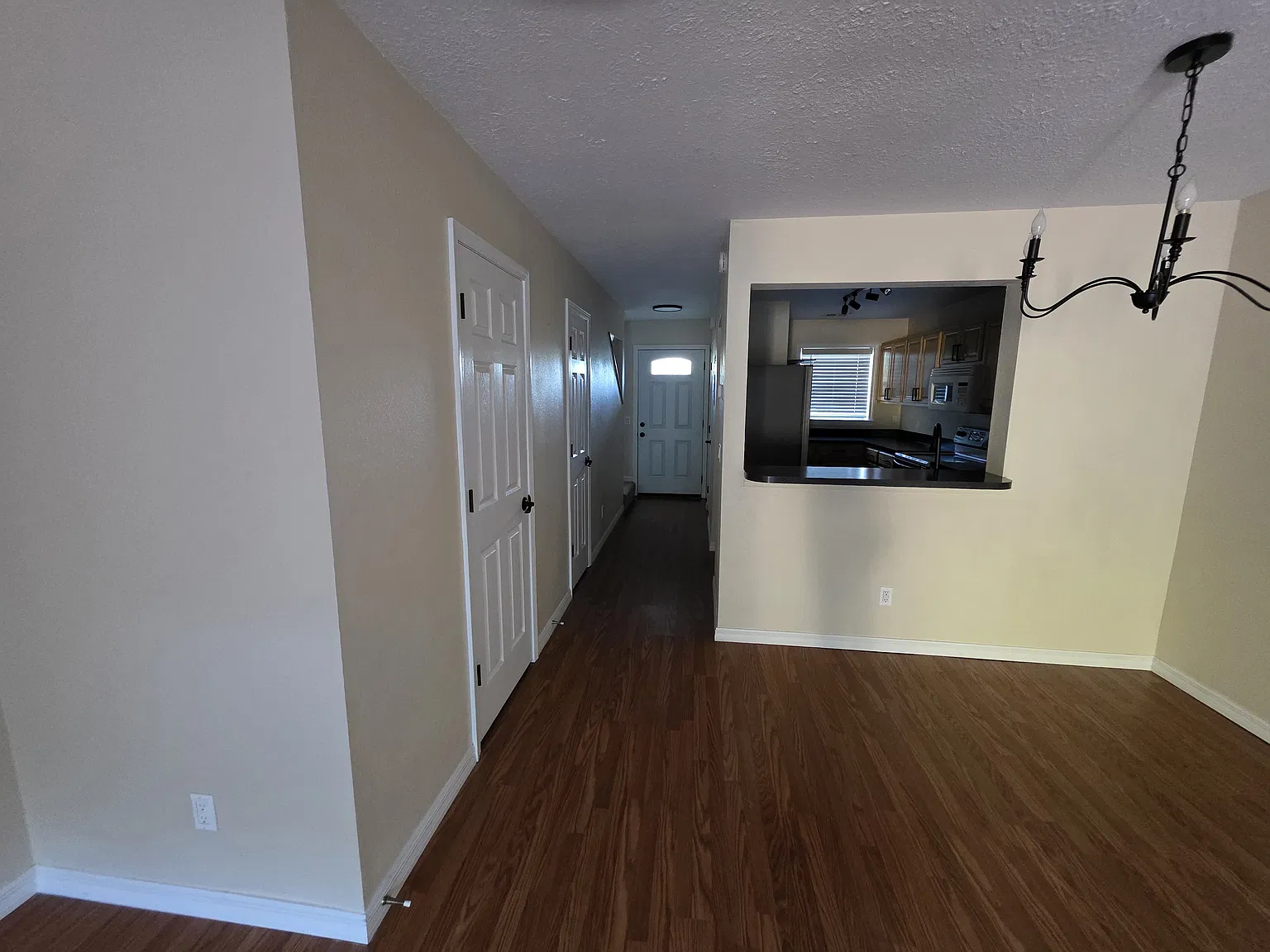 2 bed, 1.5 bath, 1088 sqft, $1,499 — Photo 3