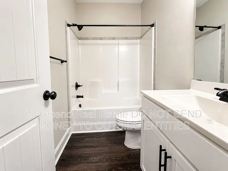 621 Blawell Cir — Photo 16
