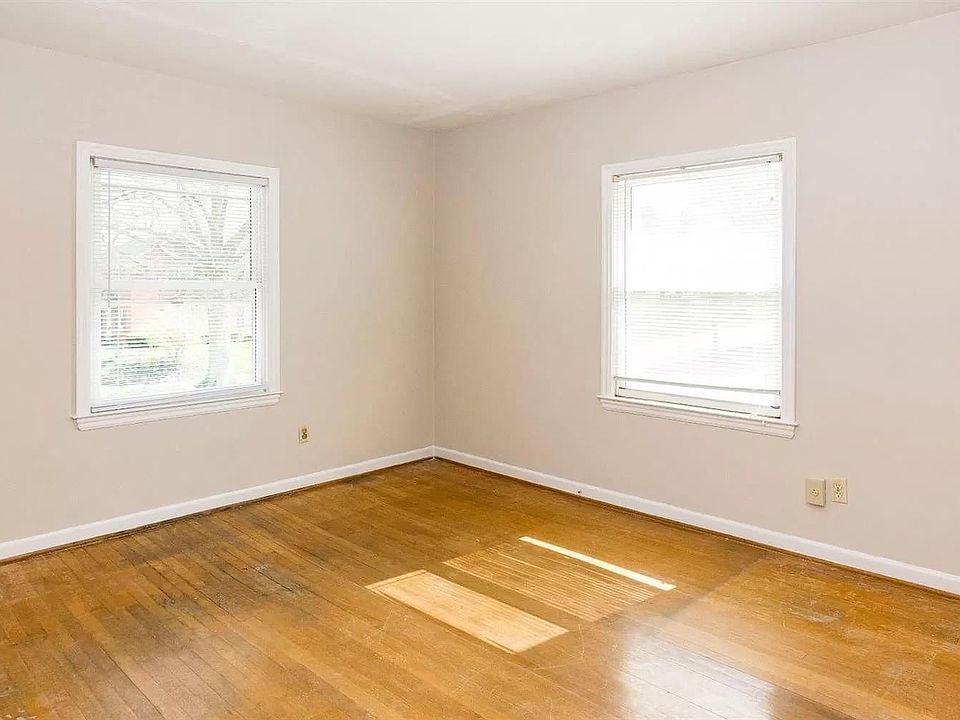 1st image of 1118 Cooper Dr #3