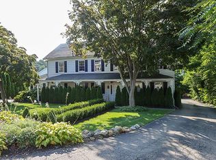 1415 Old Northern Blvd #1N, Roslyn, NY 11576