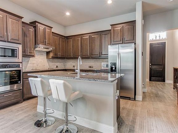 5th image of 6011 Beckley Dr