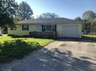 102 W Hancock Ave, Mitchell, IN 47446