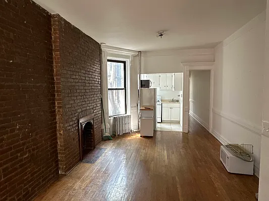 Rented by Eric Goodman Realty Corp | media 14