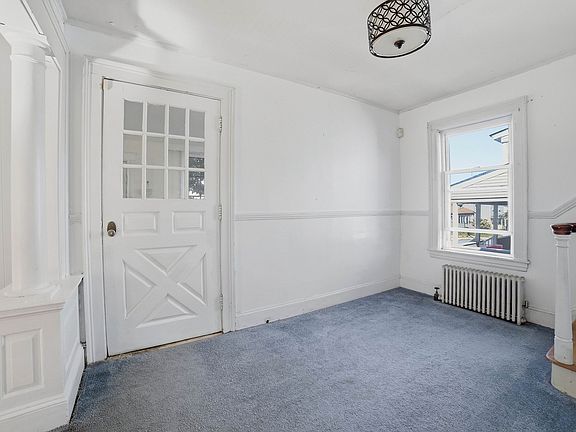 5th image of 36 Putnam Ave