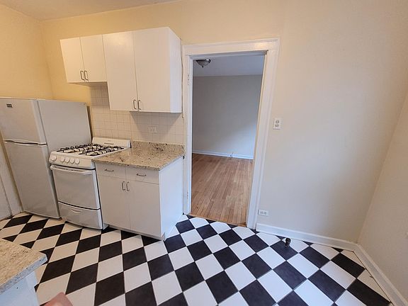 2nd image of 5709 N Magnolia Ave APT 2