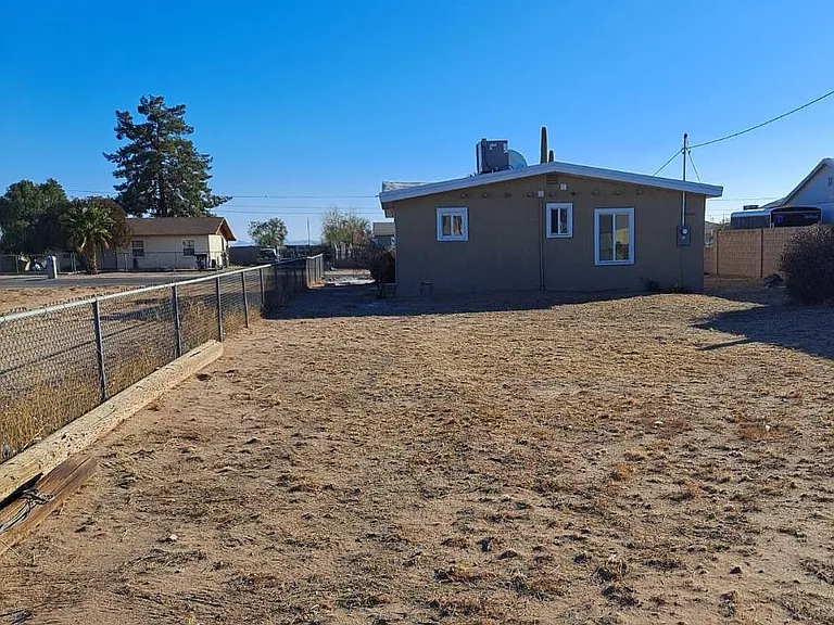 308 E Date Ave — Photo 9