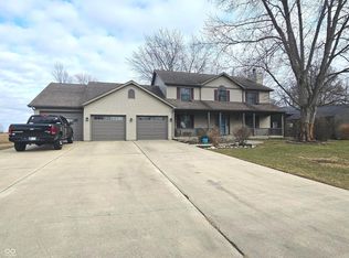 716 Allen Dr, Sweetser, IN