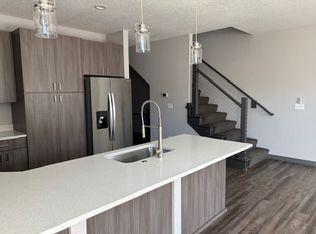 1233 NW 77th St, Kansas City, MO 64118