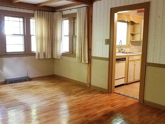 5th image of 257 Leonard St