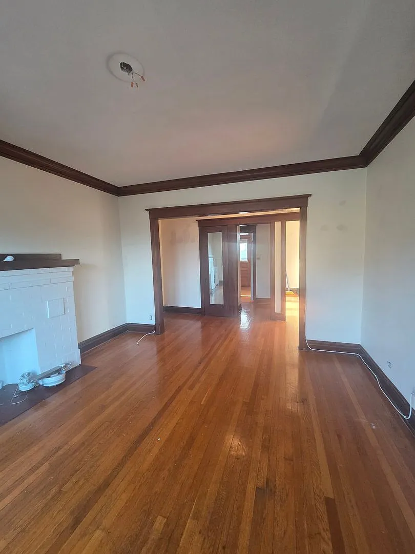 6054-56 N. Broadway / 1207-09 W. Glenlake — Photo 3