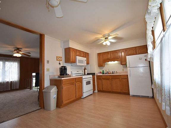 3rd image of 3915 Donair Dr