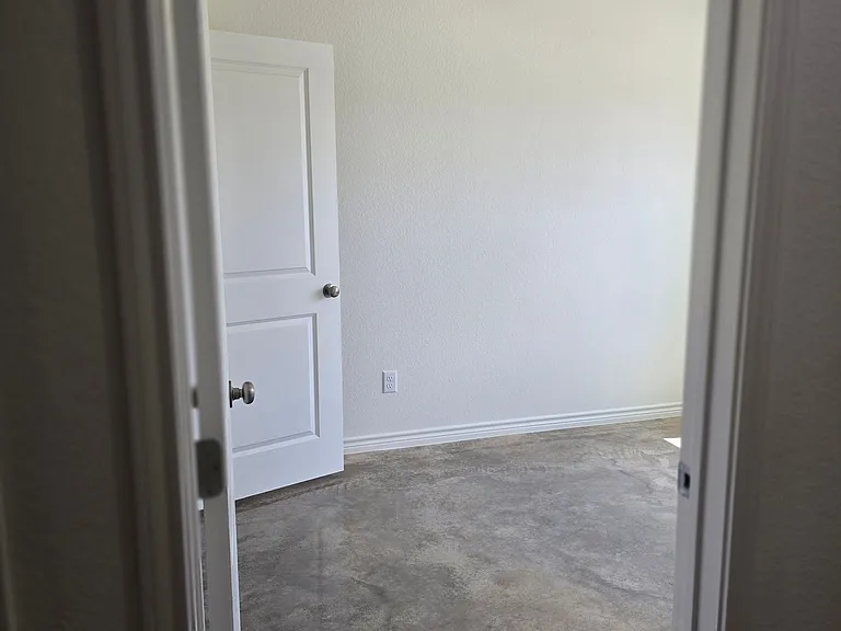 Entry way to second bedroom