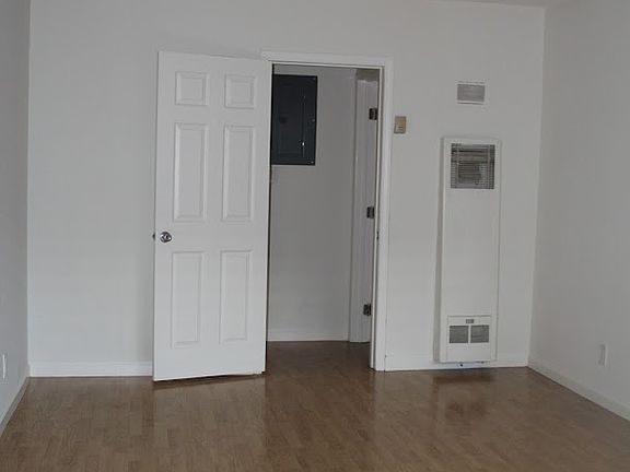 4th image of 1131 W Fay Ln #4