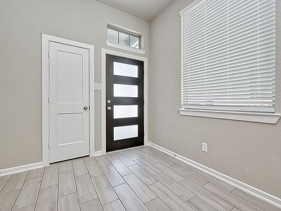 4th image of 548 Long Leaf Pine Dr
