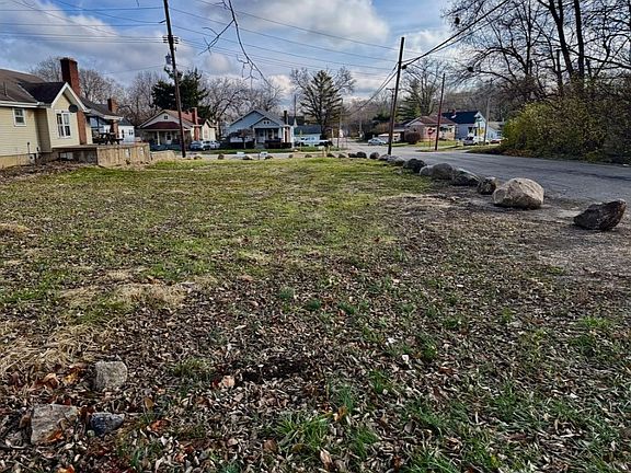 4th image of 3901 Old Riverside Dr