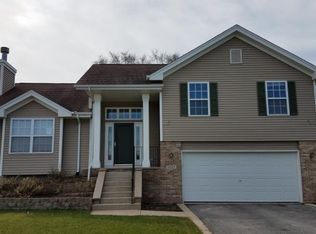 11117 Downing Ln, Roscoe, IL 61073