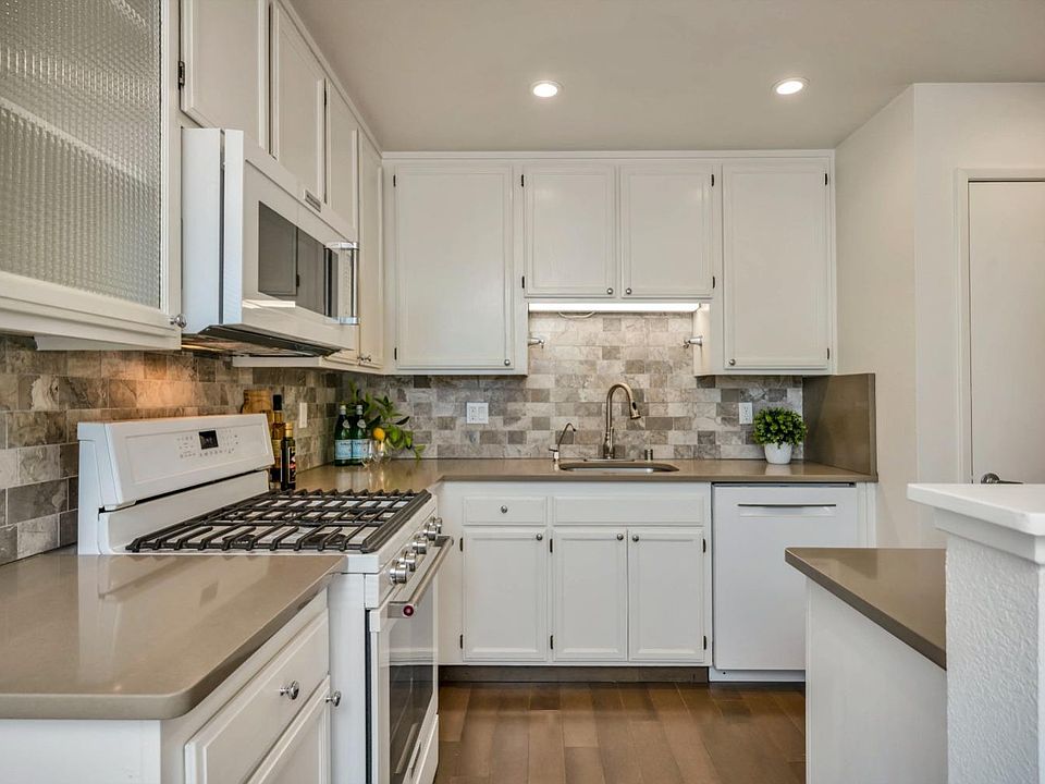 1st image of 282 Park Place Drive