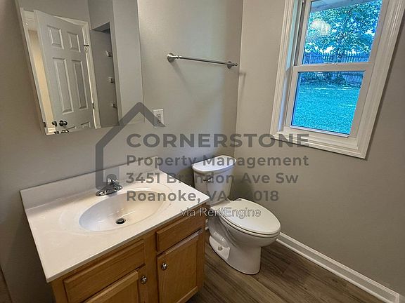 5th image of 2232 Plantation Rd NE