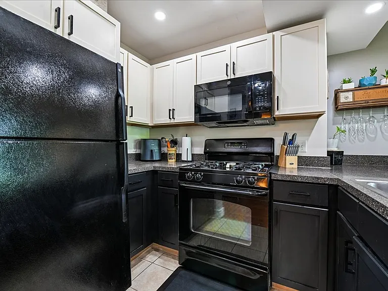 800 4th St SW #N604 — Photo 5