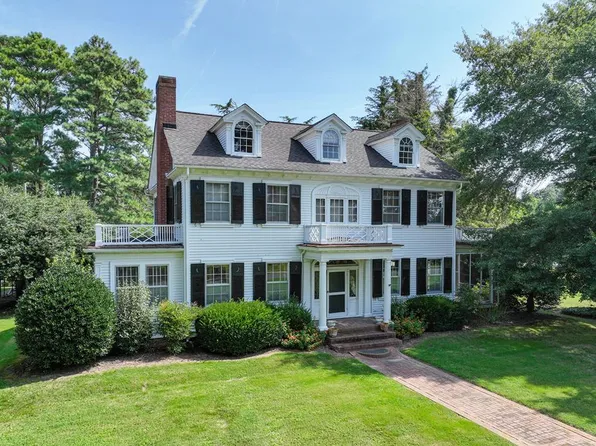 24283 Chadbourne St, Parksley, VA 23421