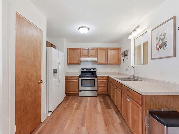 4th image of 279 Olani Pl
