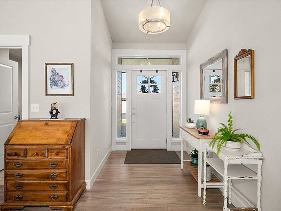 4th image of 5538 N Radium Ln