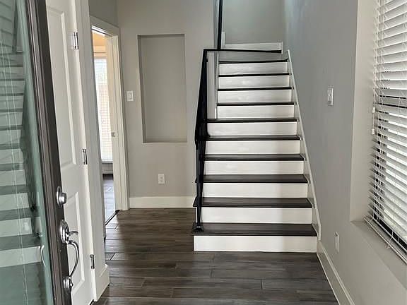 3rd image of 1146 Wycliffe Dr