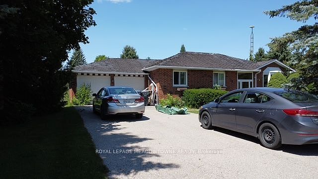 1st image of 26 Davis Dr