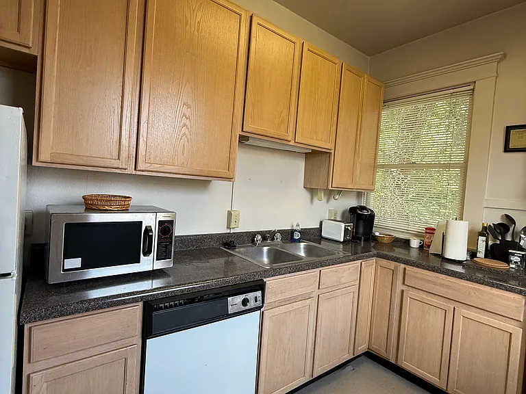 110 Auditorium Cir #21 — Photo 13