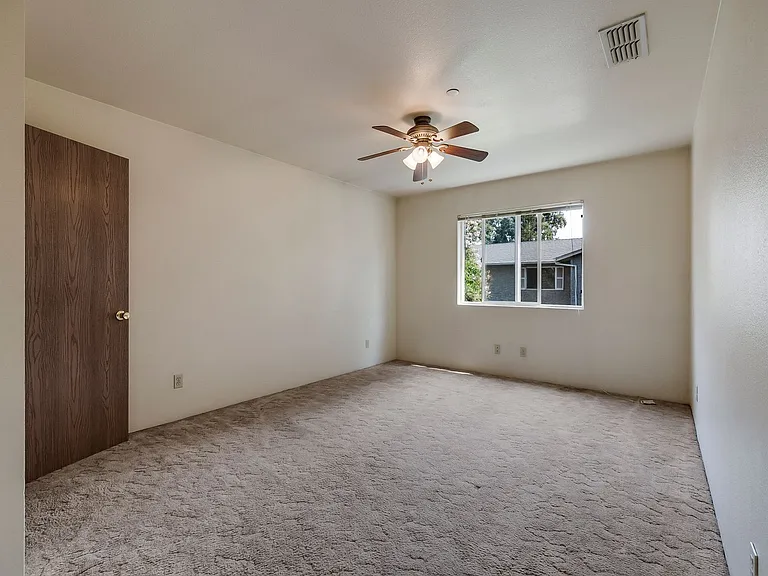 406 Nord Ave — Photo 42