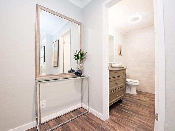 3rd image of 1685 Bayridge Way APT 203