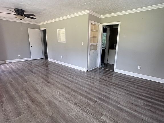 3rd image of 3927 Austin Dr