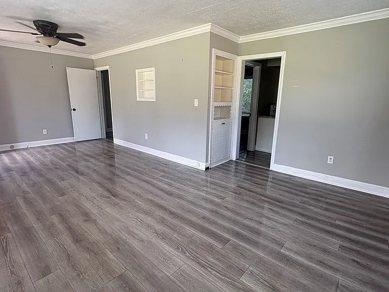 3927 Austin Dr — Photo 3