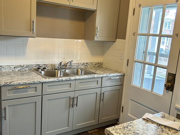 5th image of 457 Mahoning Ave NW