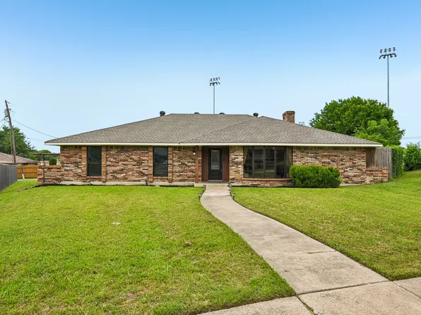 813 Oakbluff Dr, Lancaster, TX 75146