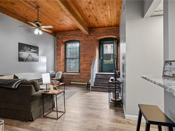 300 Front St APT 103, Pawtucket, RI 02860