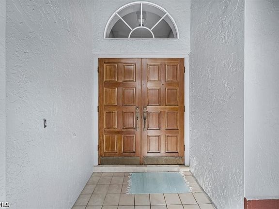2nd image of 232 SE 21st Ave