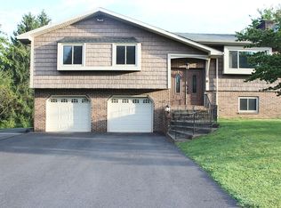 4446 Fieldstone Dr, Nazareth, PA 18064