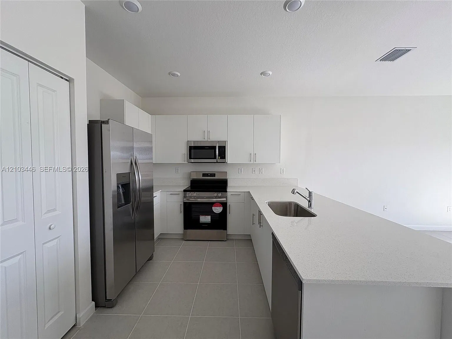 3 bed, 2.5 bath, 1545 sqft, $2,550 — Photo 4
