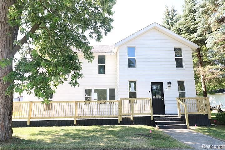 1st image of 117 E Main St